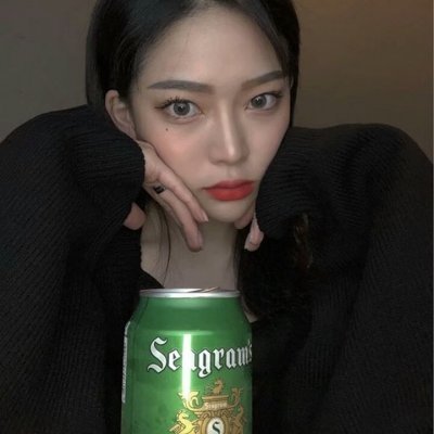 超酷真人黑色系女生头像 25张高清质感图分享