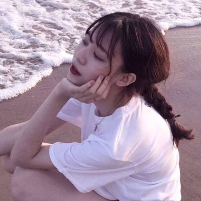 34张高清好看的女生唯美海边QQ头像合集