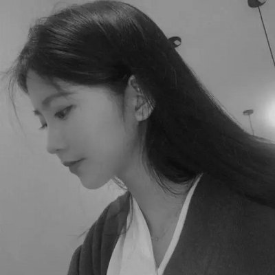 女生黑白微信头像合集 13张高清质感图