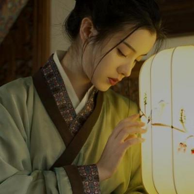 23张安静治愈的古风女生头像 高清氛围感拉满