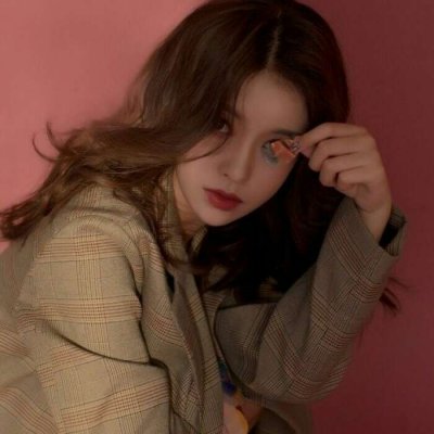 16张高清欧美风个性QQ女头 氛围感拉满