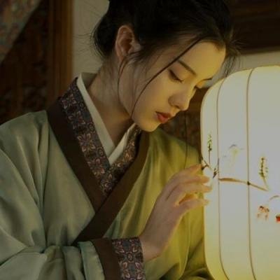 10张高清伤感古风女生头像，氛围感拉满