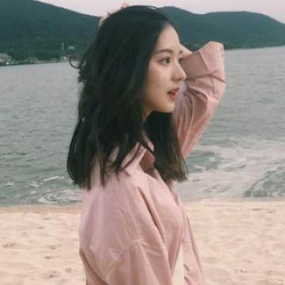 12张高清好看的女生海边微信头像合集