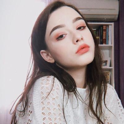 21张高清高冷欧美女生微信头像 氛围感拉满