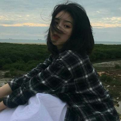 22张高清好看的女生短发QQ头像 个性氛围感拉满