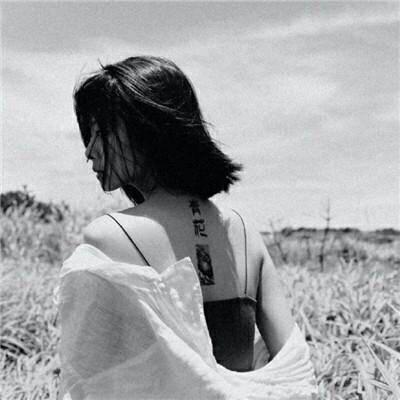 女生黑白伤感QQ头像来了！9张高清黑白系女头分享