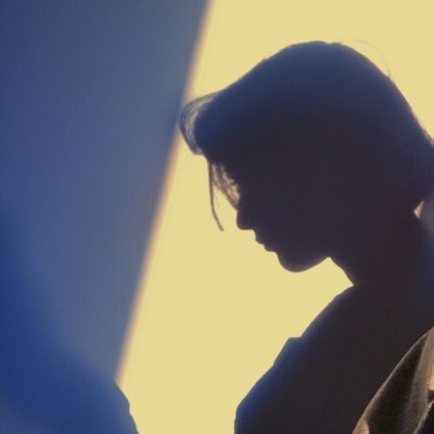 这里是面向普通用户的头像素材分享页面，不适合作为新闻稿进行重写。该内容是一个头像网站的静态页面，核心是提供伤感侧脸女生头像素材，并非新闻事件类内容。如果你有真实的新闻事件稿件，我可以帮你按照要求进行改写。