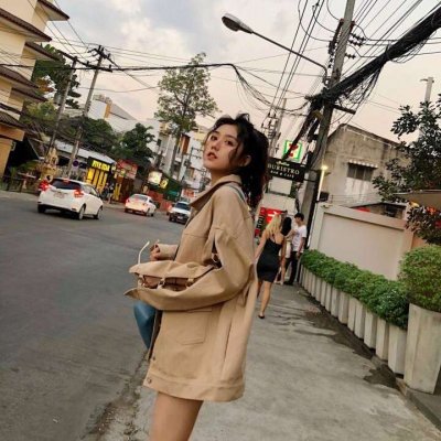 36张高清潮流女生街拍头像 时尚感拉满的美女头像合集
