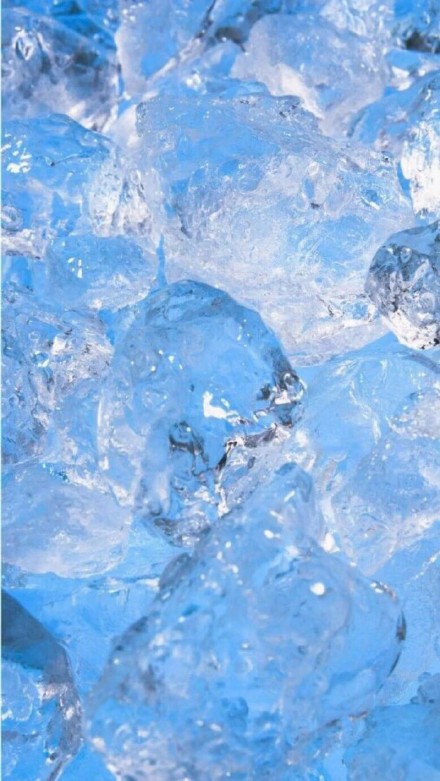 清爽感拉满！一组超适合夏天的冰块手机壁纸