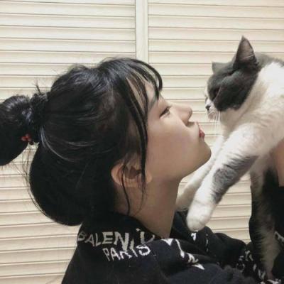 9张高清时尚丸子头女生头像 氛围感拉满