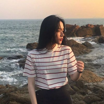 18张高清真实美女生活照 适合当微信头像的漂亮女生图