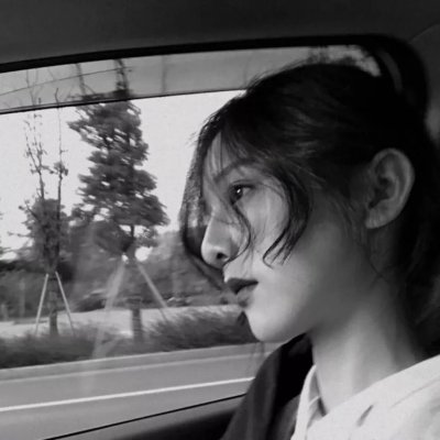 酷酷的伤感女头像合集 18张高清好看的酷感emo女头来了