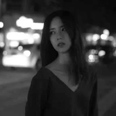 28张霸气又带点伤感的黑白女生头像 高清好看