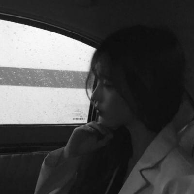 17张高清黑白高冷女生QQ头像 自带悲伤氛围感