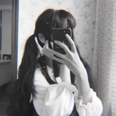 36张高清高冷孤傲黑白女生头像合集