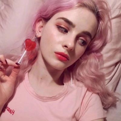 21张高清高冷欧美女生微信头像 氛围感拉满