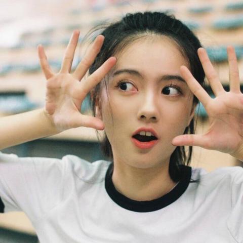 24张真人女生萌萌QQ头像 高清又好看