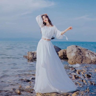 28张白裙女生唯美微信头像 高清好看直接用