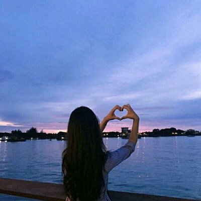 女生酷酷的高清头像合集 35张好看的酷飒女头网图