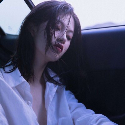 14张氛围感拉满的伤感意境女生头像 高清无水印