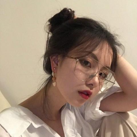 24张霸气御姐风女生头像 高清好看适合当微信头像