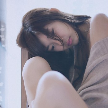 # 9张高清唯美清纯女生头像 氛围感拉满的女生头像合集