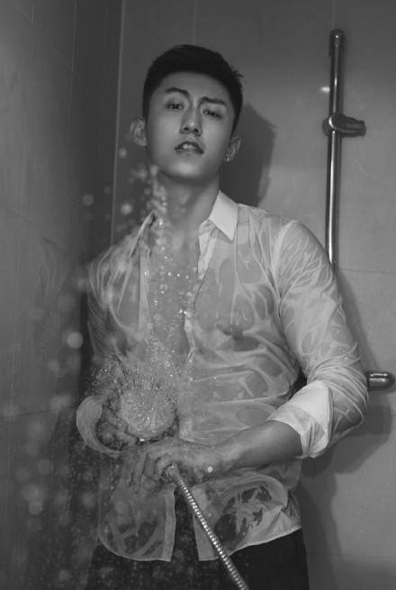 黄景瑜的痞帅感拉满了