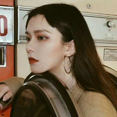 10张高清好看的时尚女生头像 直接拿来用