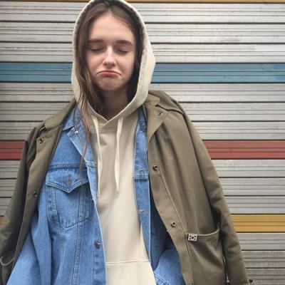 当下热门的欧美风女生头像 17张高清好看的图集