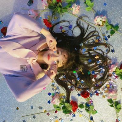 24张高清唯美意境女生QQ头像 氛围感拉满的女头合集