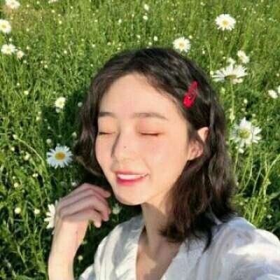 19张高清好看的社会风短发女生头像合集