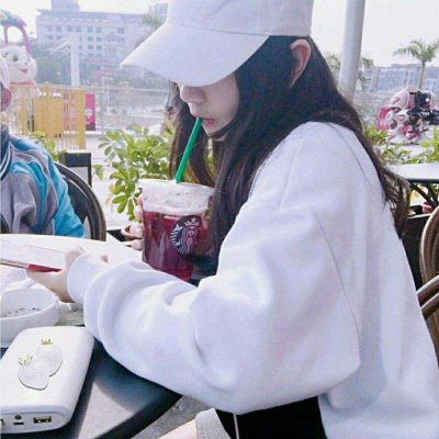 21张高清三人闺蜜背影头像 一套三张的女生头像合集