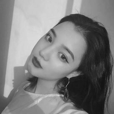 20张黑白伤感女生头像 失恋氛围感高清图合集