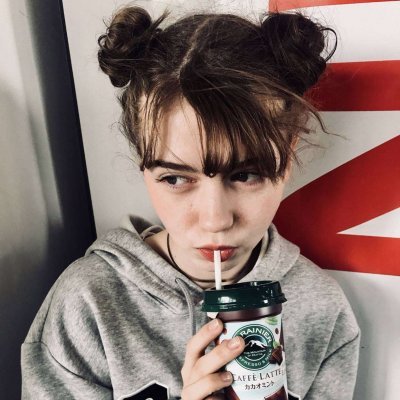 21张高清欧美风女生头像合集