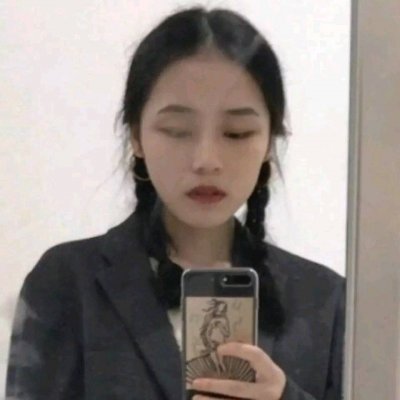 36张高清时尚款Supreme潮流女生头像合集