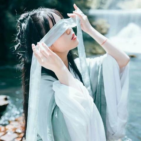 冷艳霸气古风武侠女生头像 19张高清侠气素材合集