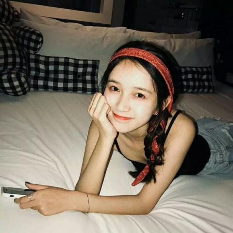 24张高清酷飒女生头像合集 时尚感拉满的帅酷女生头像