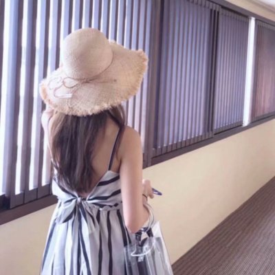 18张高清好看的女生戴帽子背影/侧脸QQ头像