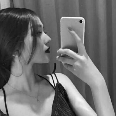 女生黑白伤感QQ头像来了！9张高清黑白系女头分享