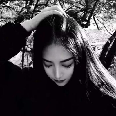 12张高清伤感高冷黑白女生头像合集