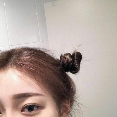 9张高清时尚丸子头女生头像 氛围感拉满