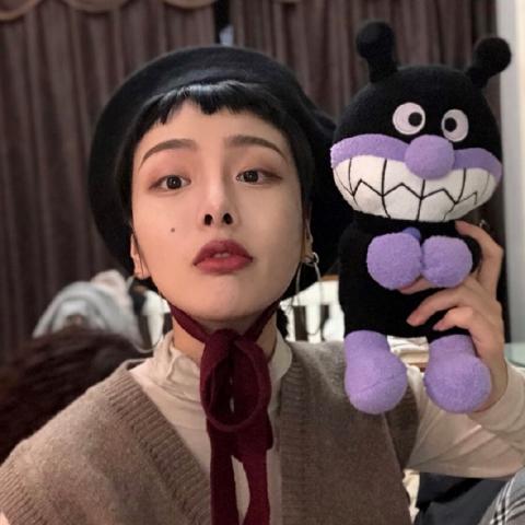 24张霸气御姐风女生头像 高清好看适合当微信头像