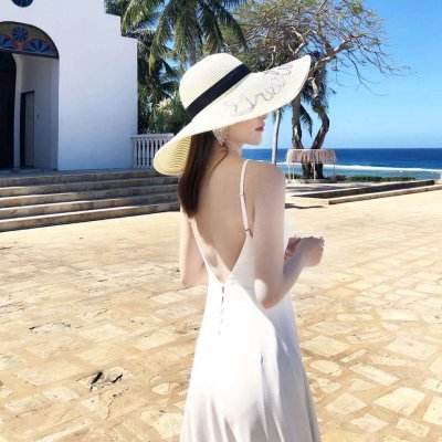 女生海边露背微信头像 19张高清气质款合集