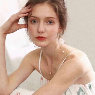 22张适配微博的欧美风女生头像合集