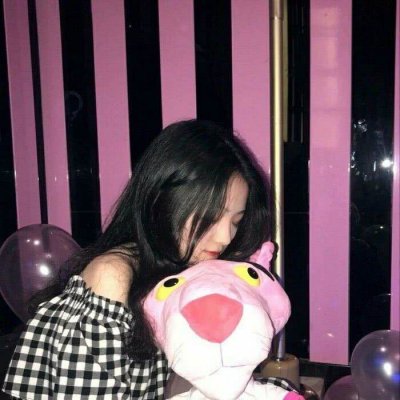 28张高清霸气冷酷黑色系女生头像合集