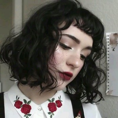 21张高清欧美风女生头像合集