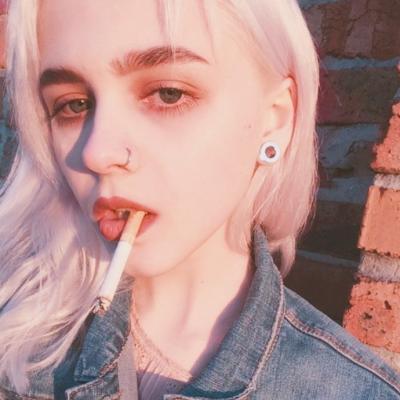 21张高清高冷欧美女生微信头像 氛围感拉满