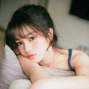 这是一款温柔治愈的女生单张头像