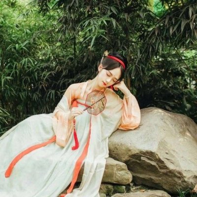 18张高清伤感古风女生头像 氛围感拉满