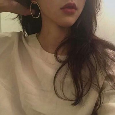 女生红唇性感微信头像 10张高清图合集